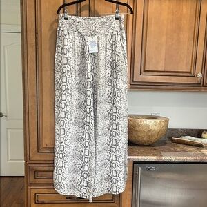Blue Island Snake Print Pants in Gray and White